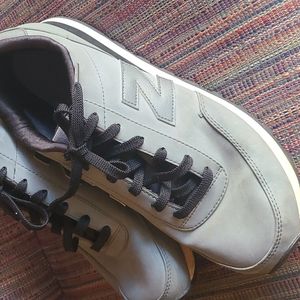 Retro style micro suede casual shoe